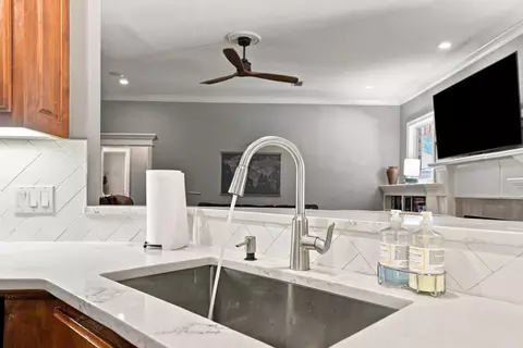 Kitchen - 4815 Dover Ln, Conway, AR 72034 photo 3 of 6