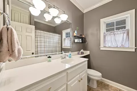 Bath - 4815 Dover Ln, Conway, AR 72034 photo 6 of 6