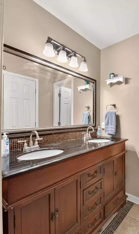 Bath - 32 G St, Cabot, AR 72023 photo 3 of 3
