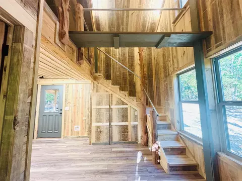 Entry Way - 261 Mitchell Rd, Mountain View, AR 72560 photo 1 of 10