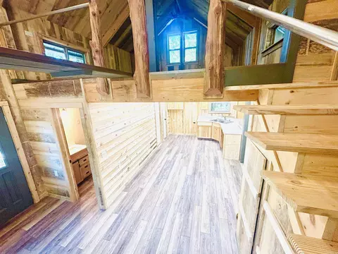 Entry Way - 261 Mitchell Rd, Mountain View, AR 72560 photo 2 of 10