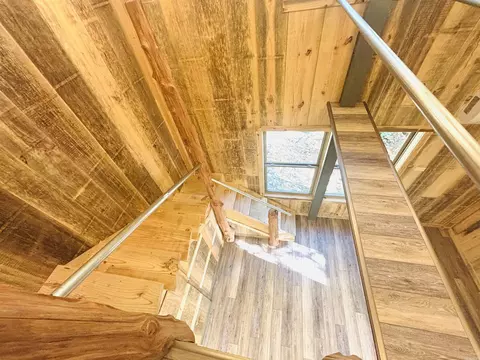 Entry Way - 261 Mitchell Rd, Mountain View, AR 72560 photo 6 of 10