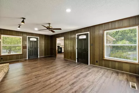 Living - 305 Ruth St, Benton, AR 72019 photo 5 of 5