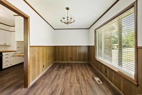 Dining - 305 Ruth St, Benton, AR 72019 photo 1 of 1