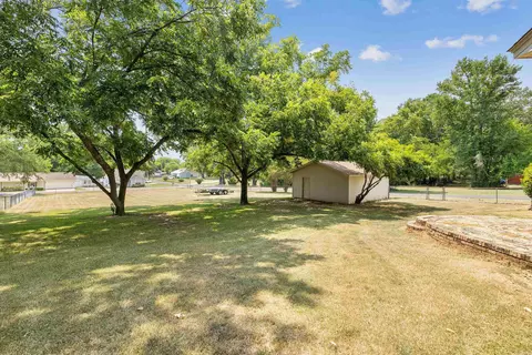 Exterior - 305 Ruth St, Benton, AR 72019 photo 10 of 13