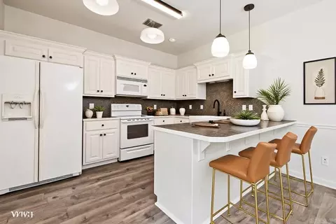 Kitchen - 325 Madison Place Cir, Benton, AR 72015 photo 1 of 4