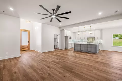 Living - 18 Avondale Rd, Cabot, AR 72023 photo 3 of 3