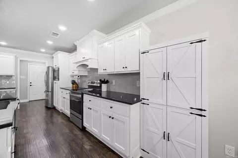 Kitchen - 40 Arbor Trl, Cabot, AR 72023 photo 3 of 4