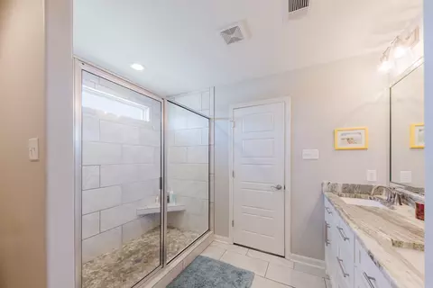 Bath - 4309 Sloan Dr, Alexander, AR 72002 photo 2 of 4