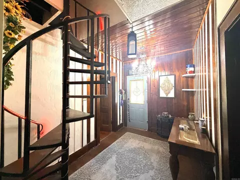 Entry Way - 1221 Rankin St Ave, Ashdown, AR 71822 photo 2 of 3