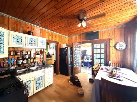 Kitchen - 1221 Rankin St Ave, Ashdown, AR 71822 photo 2 of 3
