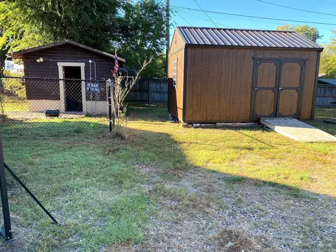 Exterior - 1221 Rankin St Ave, Ashdown, AR 71822 photo 8 of 9