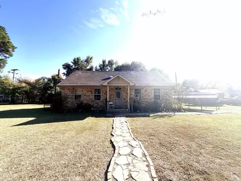 Exterior - 1221 Rankin St Ave, Ashdown, AR 71822 photo 6 of 9