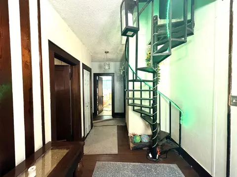 Entry Way - 1221 Rankin St Ave, Ashdown, AR 71822 photo 1 of 3