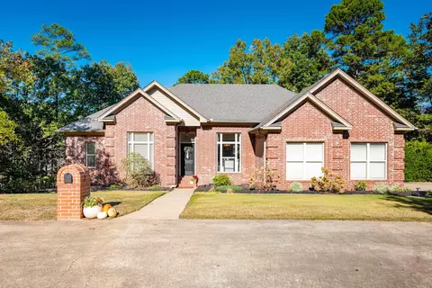 2622 Valley Park Dr, Little Rock, AR 72212