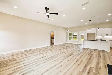 Living - 117 Michelle Dr, Beebe, AR 72012 photo 4 of 6