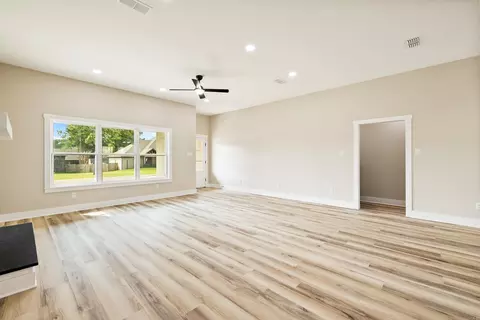 Living - 117 Michelle Dr, Beebe, AR 72012 photo 3 of 6