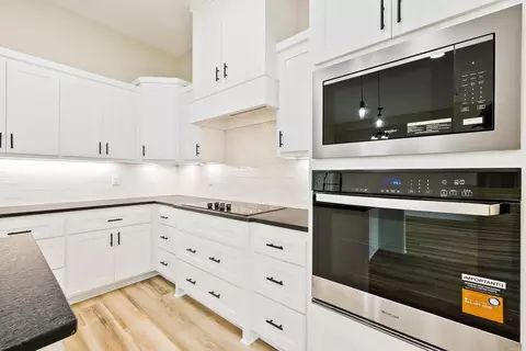 Kitchen - 117 Michelle Dr, Beebe, AR 72012 photo 3 of 4