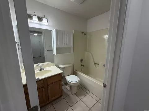 Bath - 1760 Monaco Dr, Conway, AR 72034 photo 2 of 2
