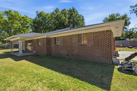 Exterior - 129 E Cloverdale Dr, Brinkley, AR 72021 photo 2 of 5