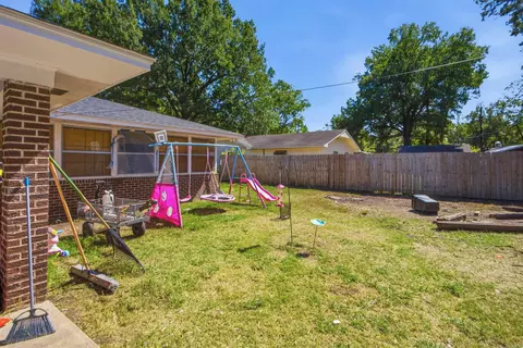 Exterior - 129 E Cloverdale Dr, Brinkley, AR 72021 photo 5 of 5