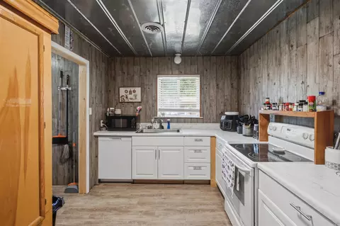 Kitchen - 129 E Cloverdale Dr, Brinkley, AR 72021 photo 1 of 2
