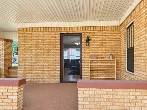 Exterior - 617 Pine Bluff St, Malvern, AR 72104 photo 6 of 10