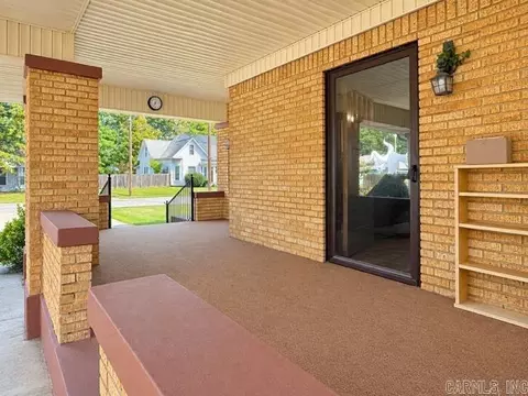 Exterior - 617 Pine Bluff St, Malvern, AR 72104 photo 5 of 10