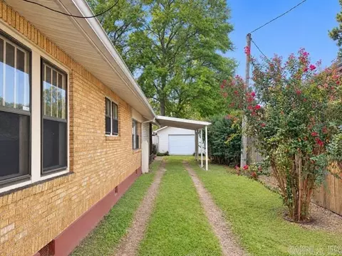 Exterior - 617 Pine Bluff St, Malvern, AR 72104 photo 9 of 10