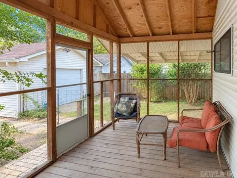 Exterior - 617 Pine Bluff St, Malvern, AR 72104 photo 8 of 10