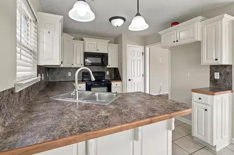 Kitchen - 69 Willow Lake Dr, Ward, AR 72176 photo 5 of 6