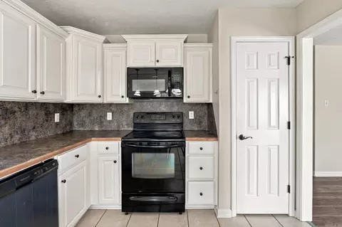 Kitchen - 69 Willow Lake Dr, Ward, AR 72176 photo 3 of 6
