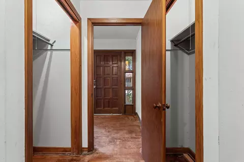 Entry Way - 702 N Spring St, Searcy, AR 72143 photo 2 of 3