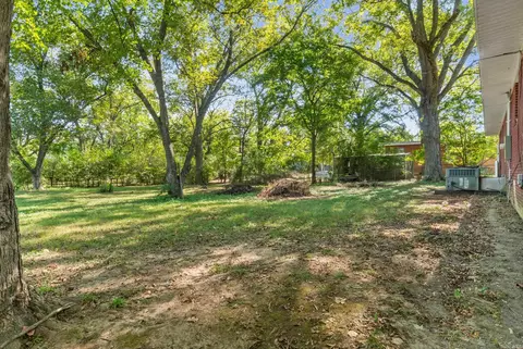 Exterior - 702 N Spring St, Searcy, AR 72143 photo 3 of 6