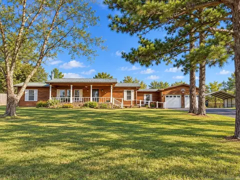 196 Fortress Ln, Hot Springs, AR 71913