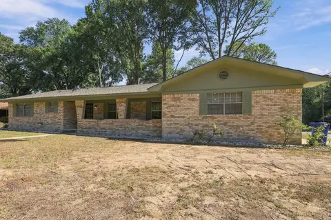 Exterior - 608 S Baridon St, Conway, AR 72034 photo 3 of 5