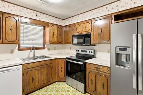 Kitchen - 608 S Baridon St, Conway, AR 72034 photo 3 of 3