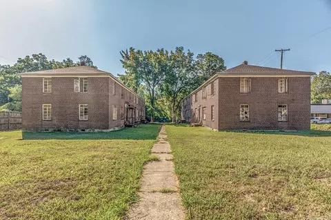 1304 E Broadway St, Forrest City, AR 72335