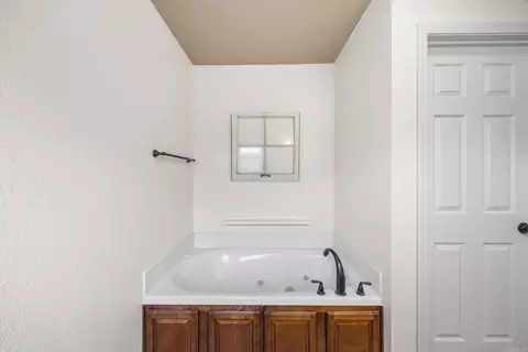 Bath - 115 Earnhardt Cir, Cabot, AR 72023 photo 2 of 3