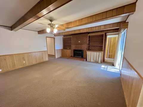 Living - 203 Pine Bluff St, Malvern, AR 72104 photo 1 of 3