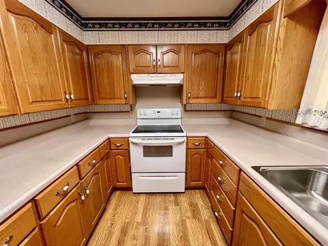 Kitchen - 203 Pine Bluff St, Malvern, AR 72104 photo 3 of 3
