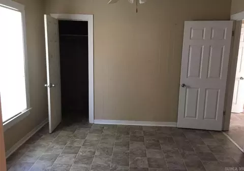 2307 W 25th St, Pine Bluff, AR 71603 photo 4