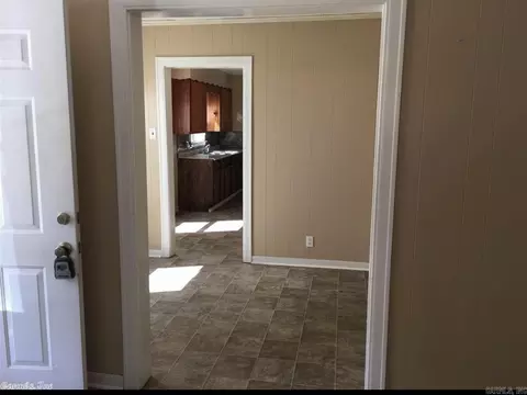2307 W 25th St, Pine Bluff, AR 71603 photo 2