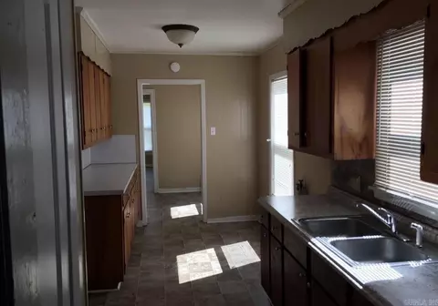 2307 W 25th St, Pine Bluff, AR 71603 photo 3