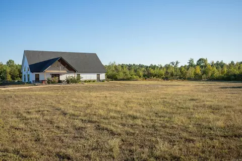Exterior - 8111 County Rd 58, Redfield, AR 72132 photo 2 of 4