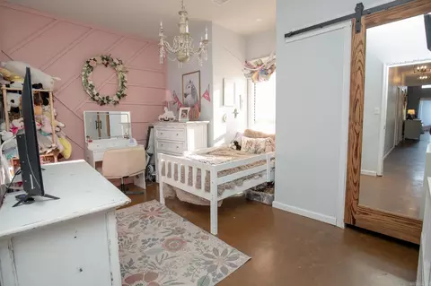 Bedroom - 8111 County Rd 58, Redfield, AR 72132 photo 3 of 6