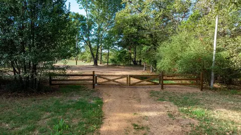 Pear Orchard Dr, Batesville, AR 72501