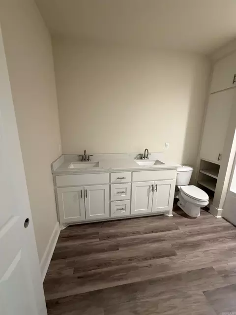 Bath - 6566 Amalie Dr, Alexander, AR 72002 photo 1 of 3