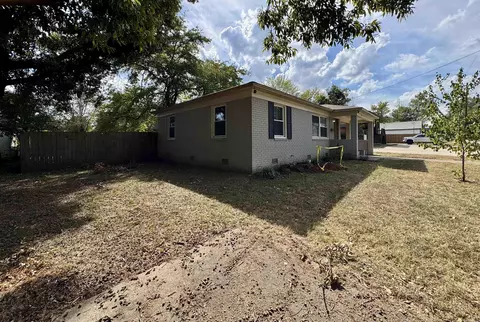 Exterior - 1315 E River Ave, Searcy, AR 72143 photo 8 of 9