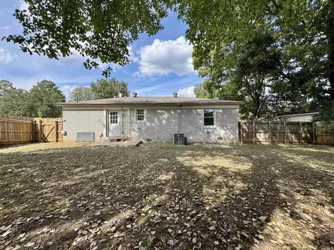 Exterior - 1315 E River Ave, Searcy, AR 72143 photo 7 of 9